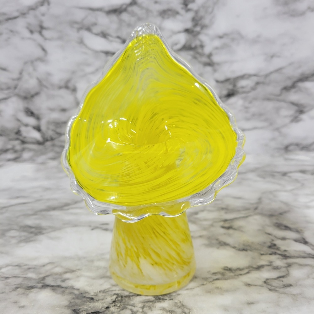 Vintage Wales Jack In The Pulpit Yellow Swirl Vase Hand Blown Glass about 6 in
